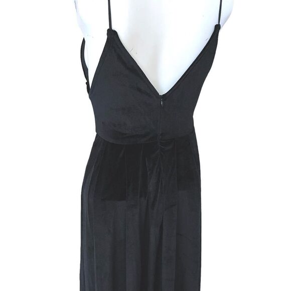 Black Velvet Sleeveless Midi Dress - Picture 7 of 9